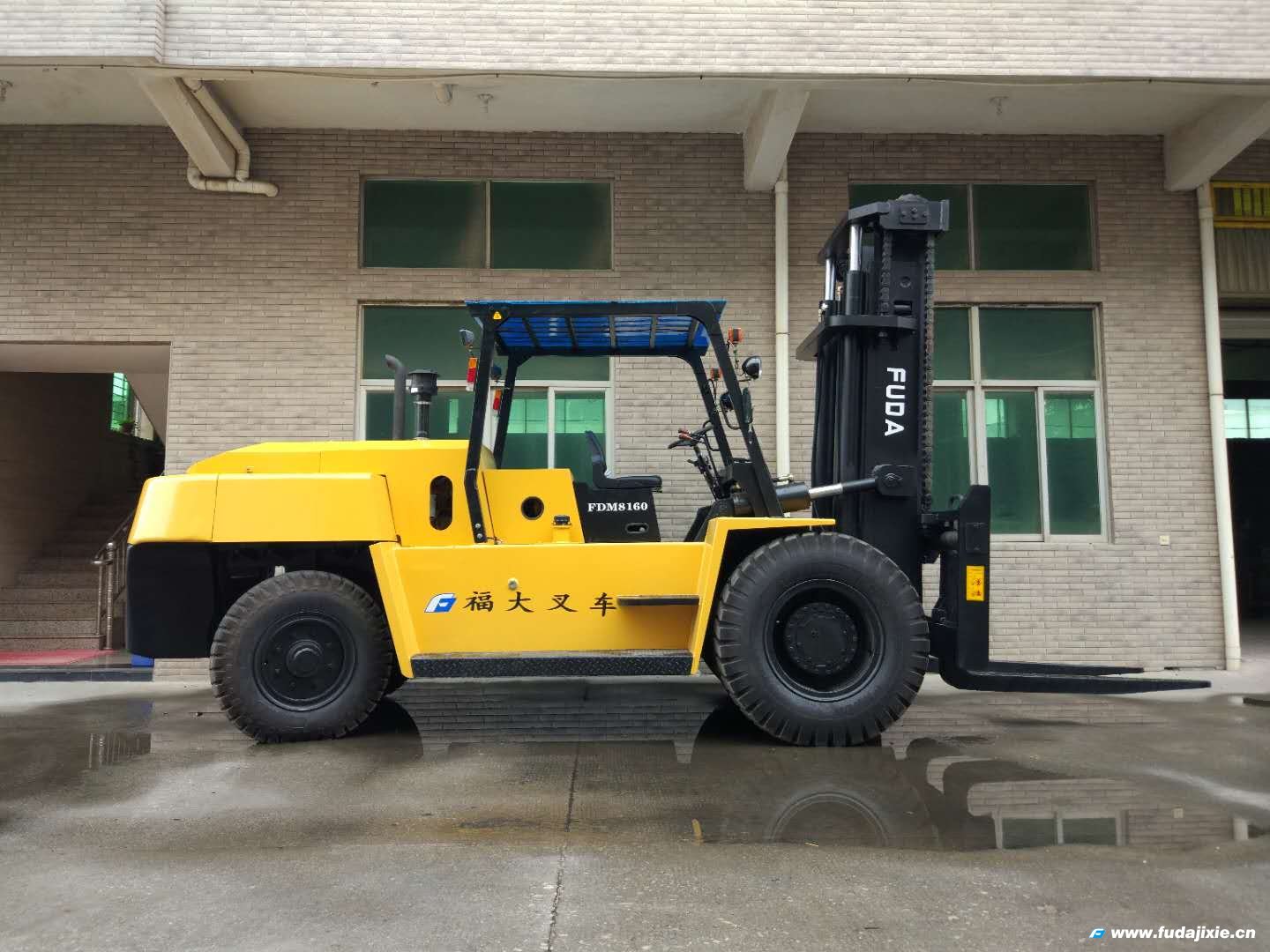 福大16噸平衡重式內(nèi)燃叉車FDM8160
